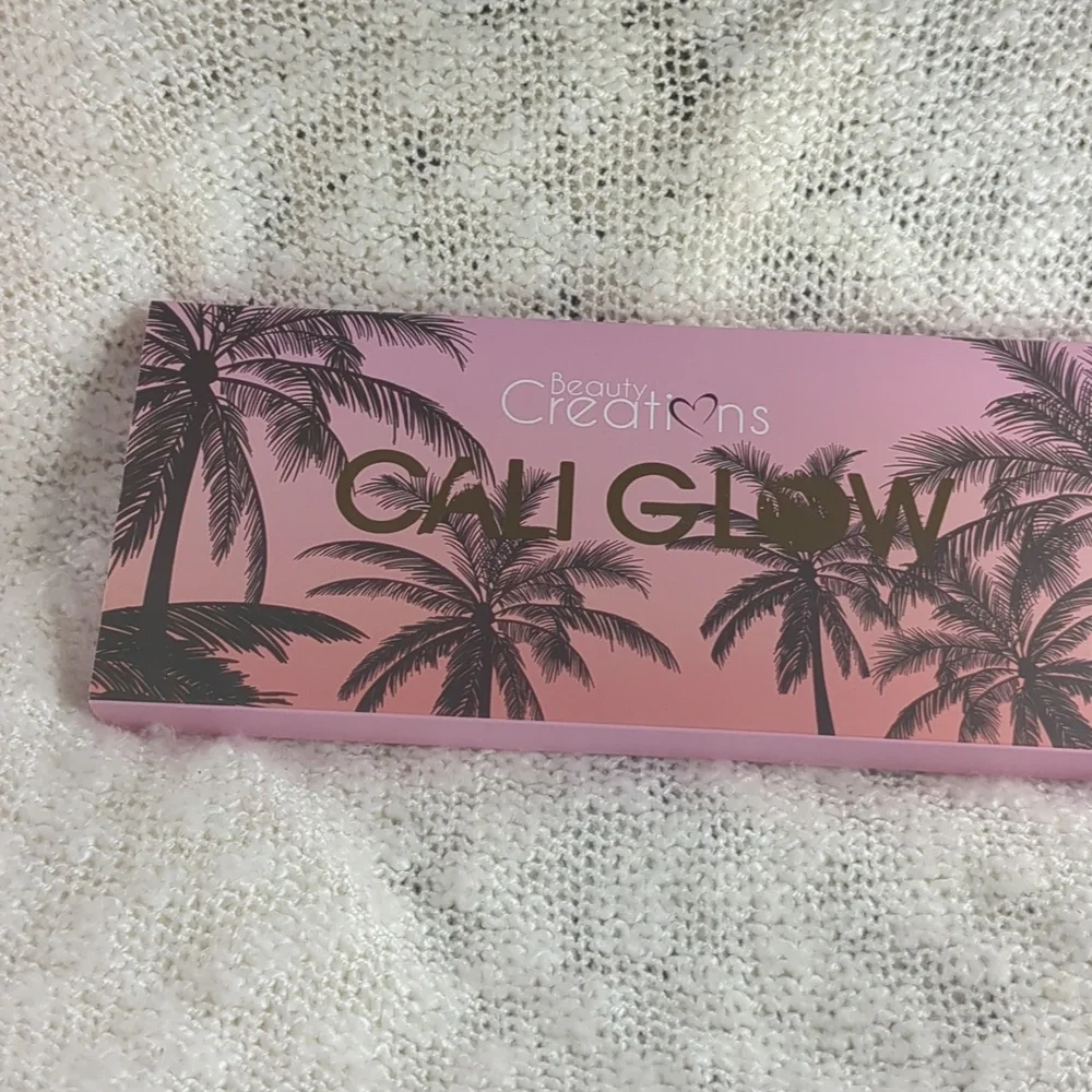 BEAUTY CREATIONS Cali Glow Highlighter Palette, 18g/0.64oz - Picture 8 of 13